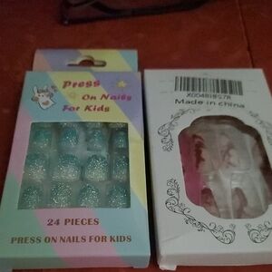 Kids Glitter Press-On Nails Set